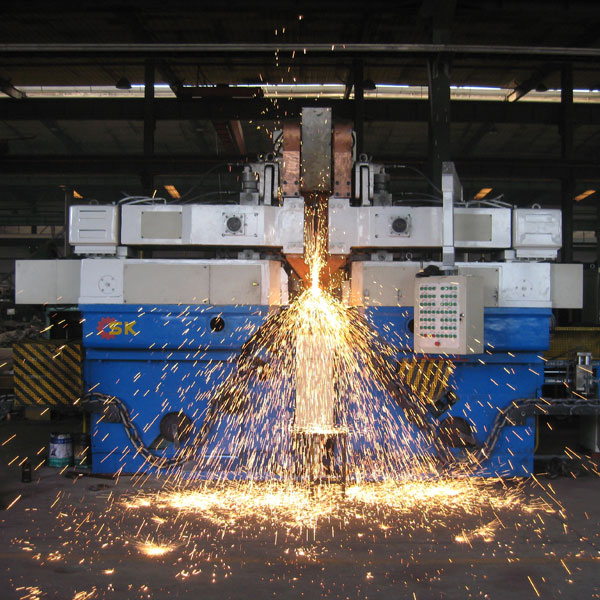 Automatic chain welding equipment